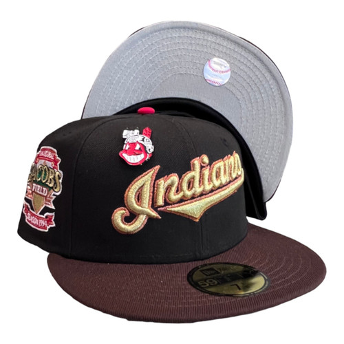 New Era Cleveland Indians 59FIFTY Fitted Hat Black / Brown Chief Wahoo Pin