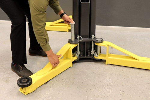 MaxJax M7K Portable Two Post Garage Lift - Deluxe Package