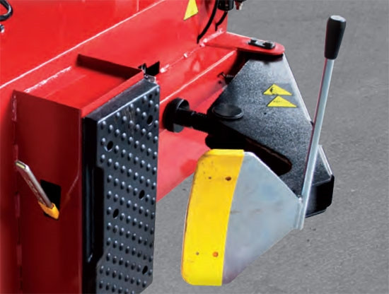 Corghi A9830 Swing-Arm Rim Clamp Tire Changer