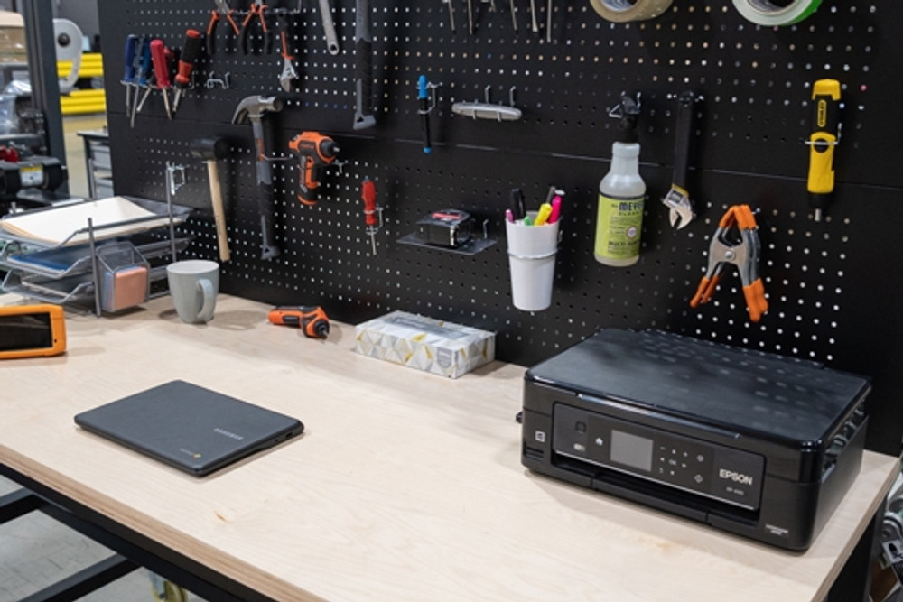 Luxor DTWS001 Industrial Workbench