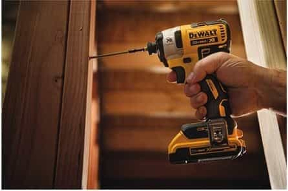 20V MAX* XR 1/4" 3-Speed Impact Driver Kit (2.0Ah)