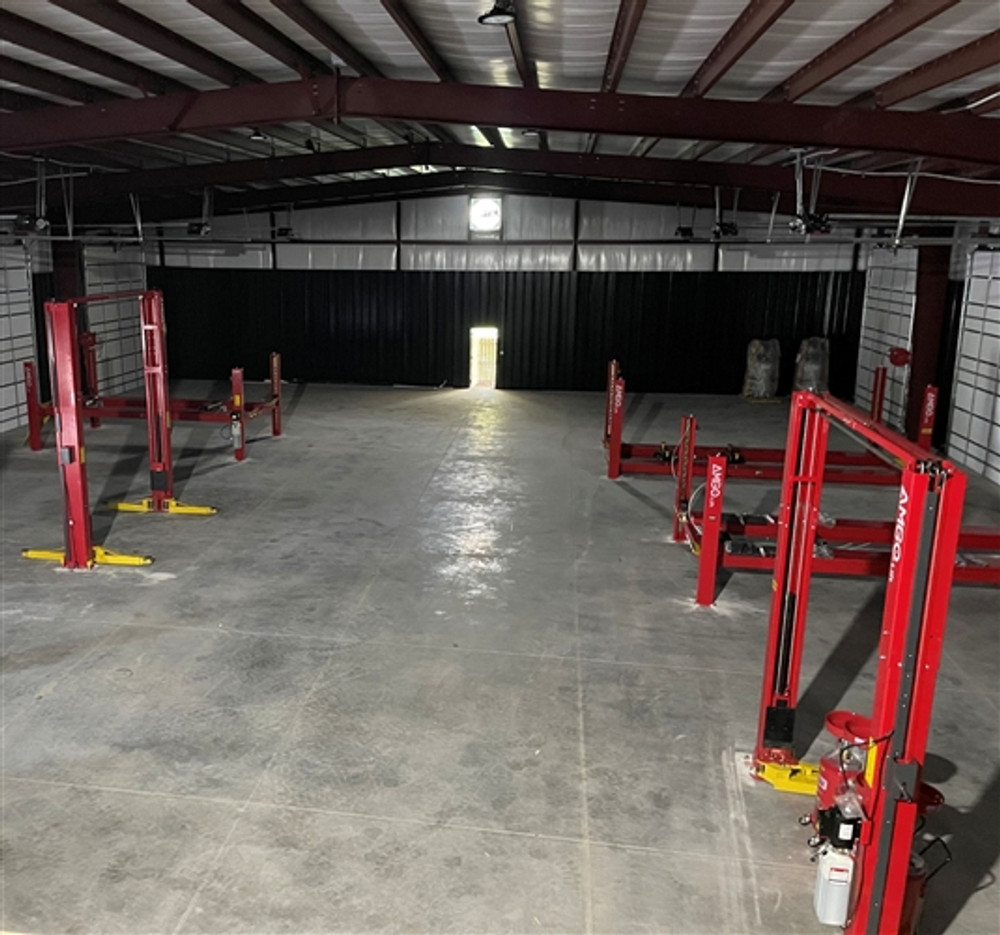 AMGO® Hydraulics PRO-14 4 Post Lift 14,000 lbs AMGO® Hydraulics PRO-14 4 Post Lift 14,000 lbs