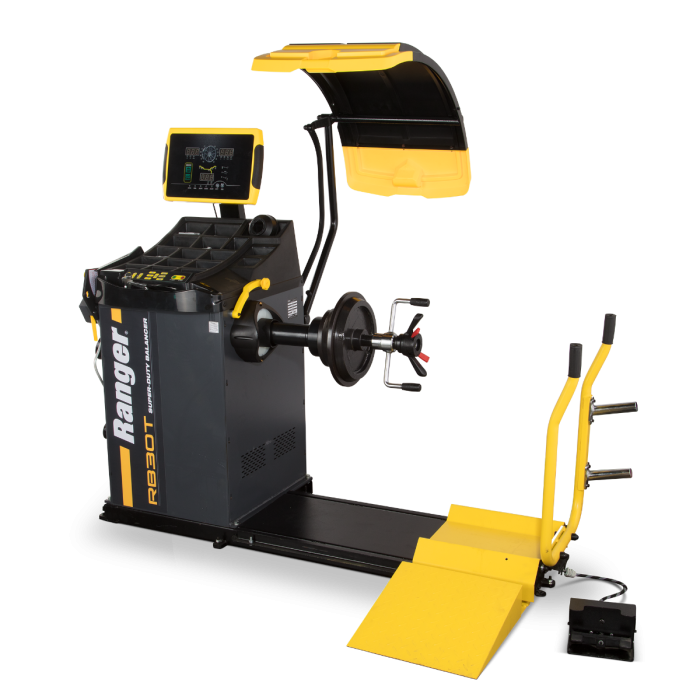 Ranger RB30T Heavy-Duty Truck Wheel Balancer w/Deluxe Adapter Kit