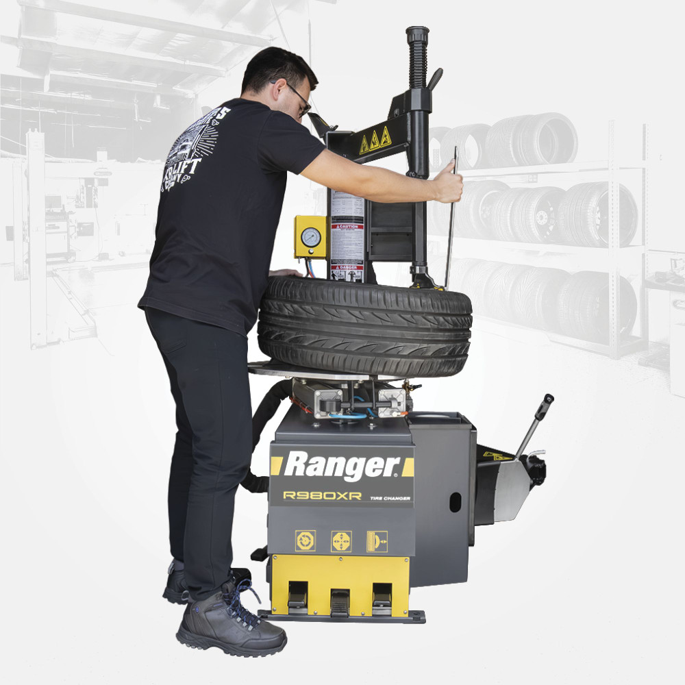 Ranger R980XR NEXTGEN™ Swing-Arm Tire Changer & DST30PX Wheel Balancer Combo