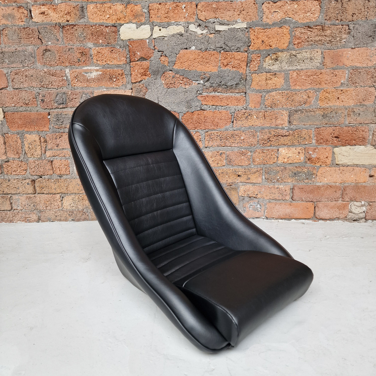 Cobra Retro Classic Black Piped Black Vinyl Seats