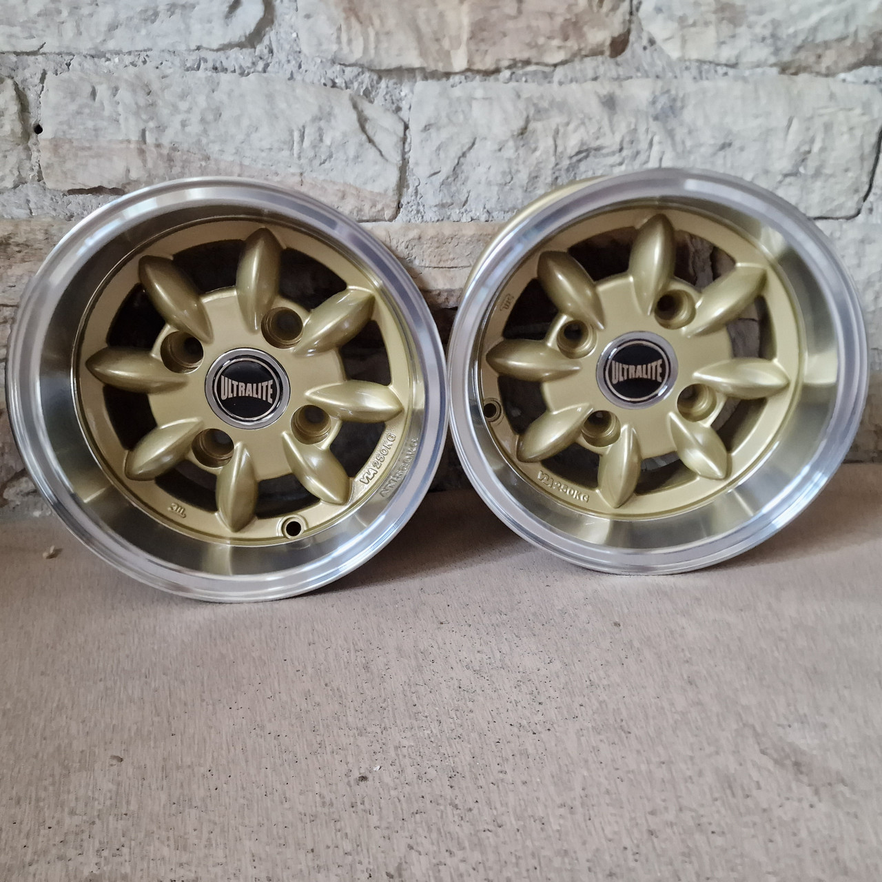 6x10 Gold Ultralite Alloy Wheel 2 off - 10:15