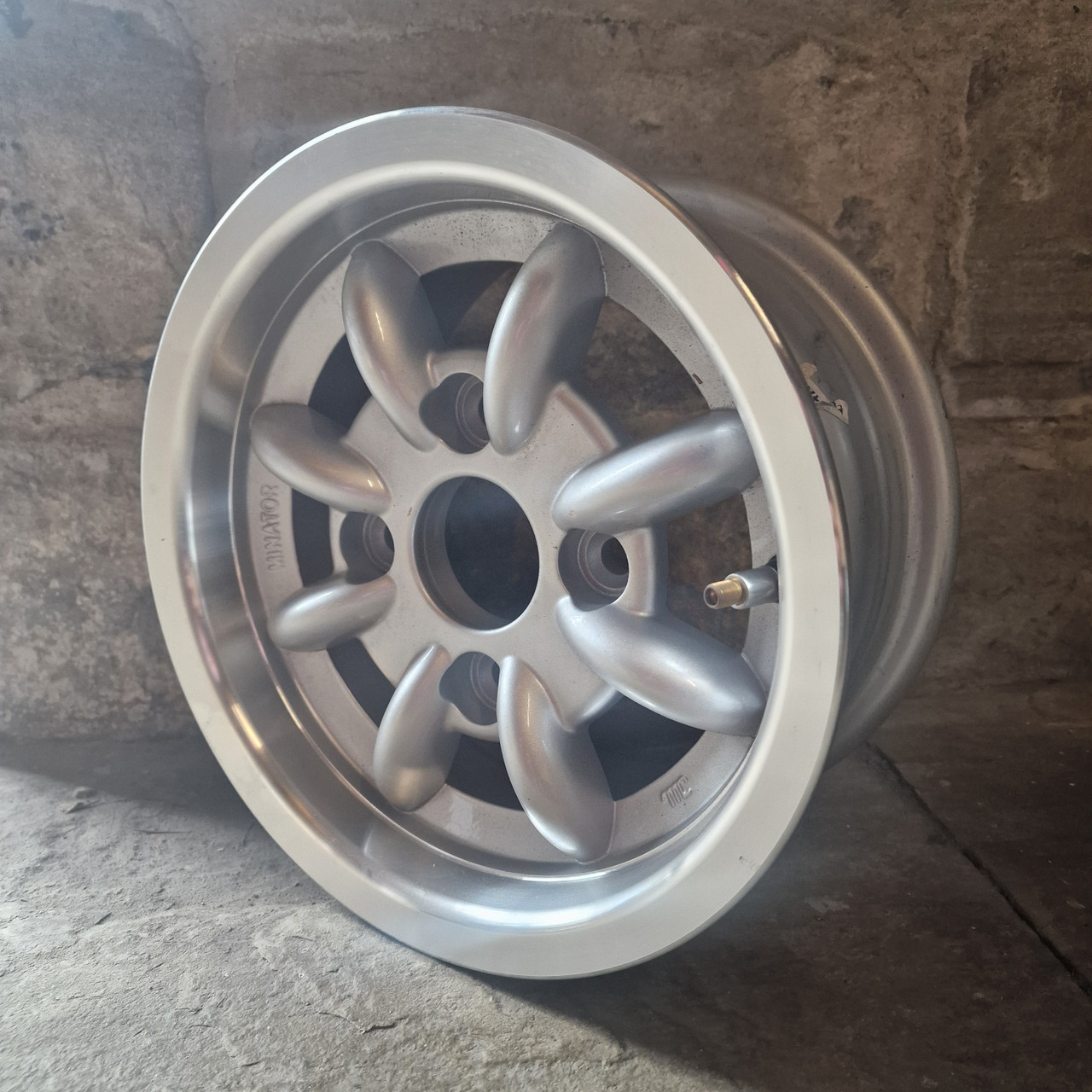 5X10 Silver Minator Minilight Alloy Wheel 1 off - R10:1