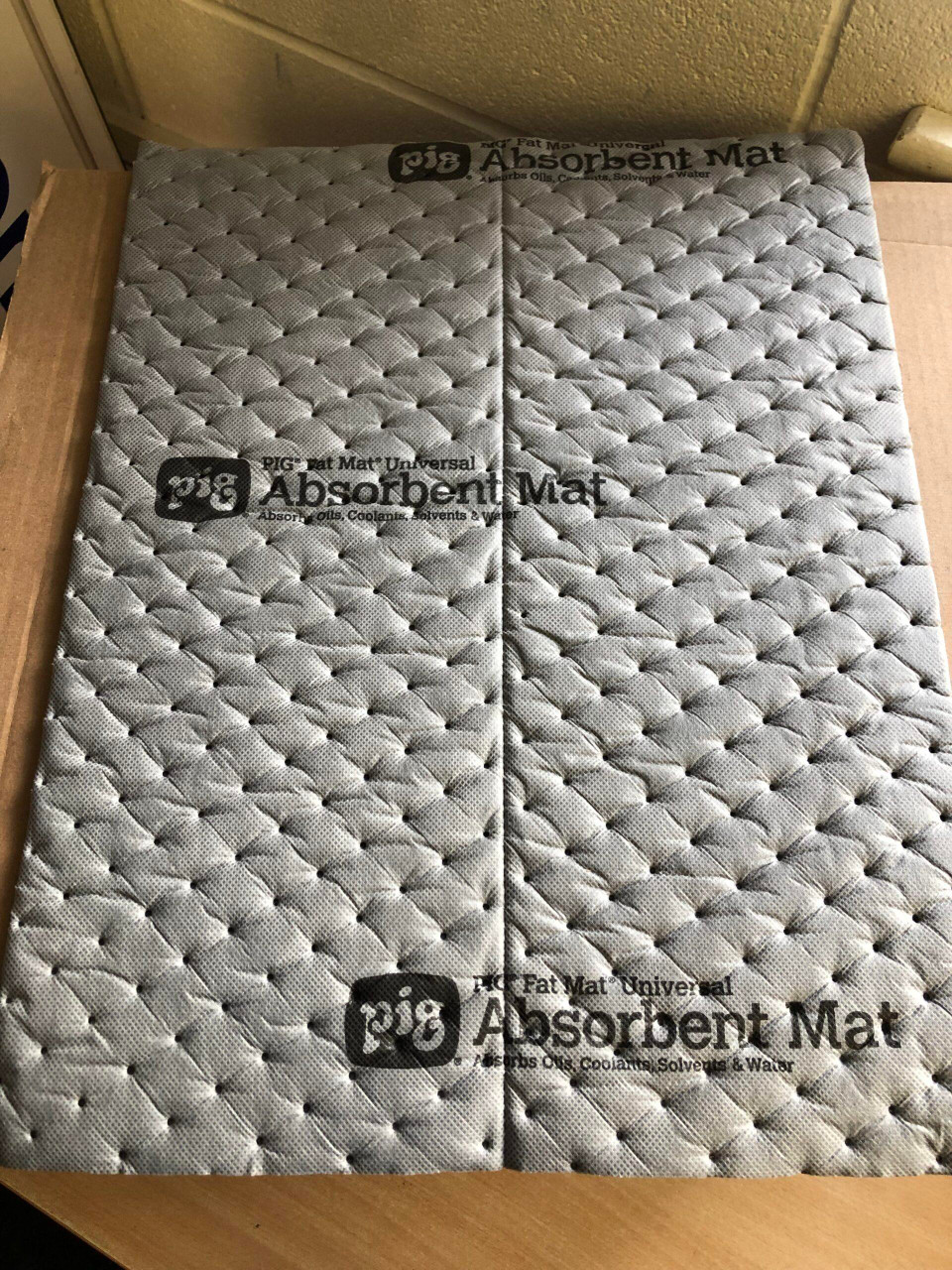 PIG® FAT MAT® Super-Absorbent Mat MAT2101, 41cm x 51cm, 50 pads