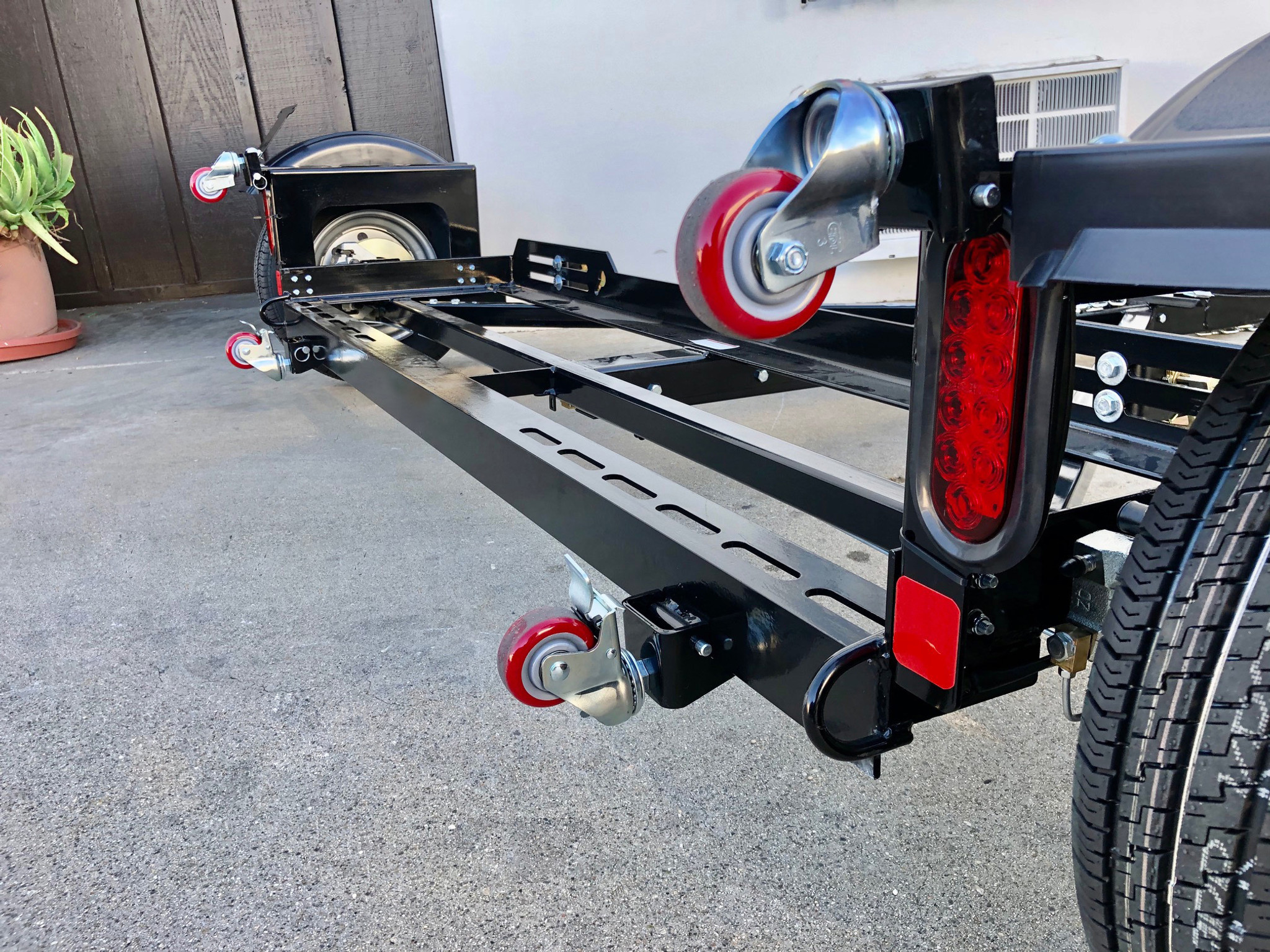 EZ Haul Car Tow Dolly with Hydraulic Brakes