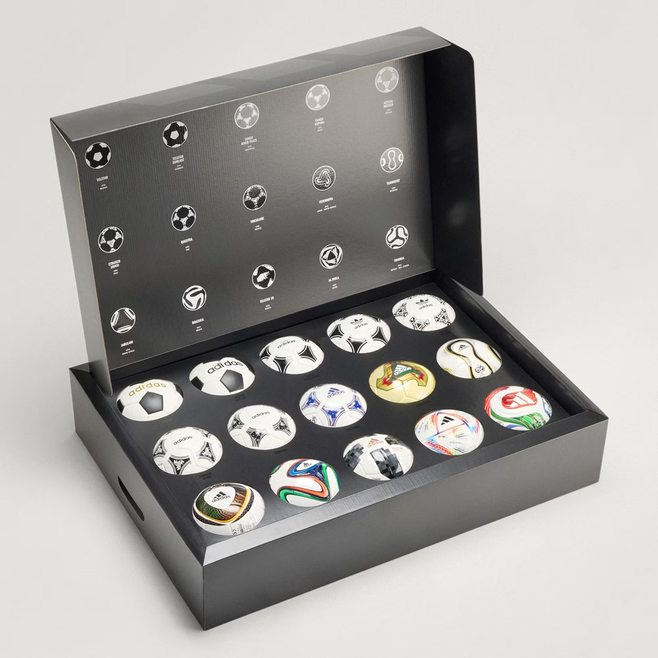 adidas WC Historical Mini Ball Set