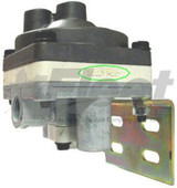 Sealco 110570-G control line valve for dollies and turntable axles, 4-port air brake valve with balanced control output and FMVSS 121 compliance.