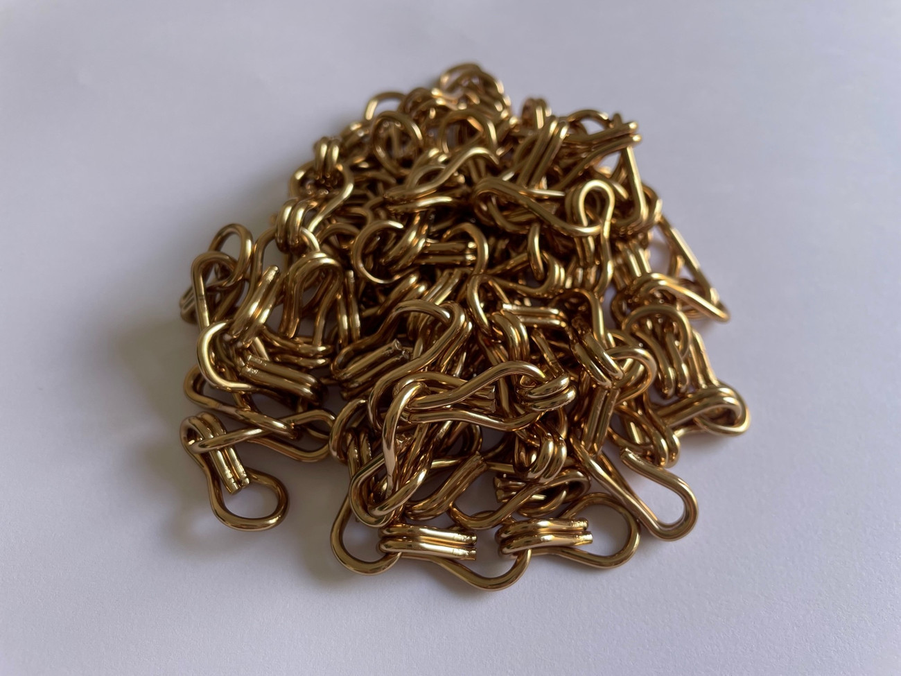 Bronze Aluminium Chain. Can be shipped same day if ordered before 1pm. The chain is can be hung indoors and outdoors for pest control or for decorative purposes.