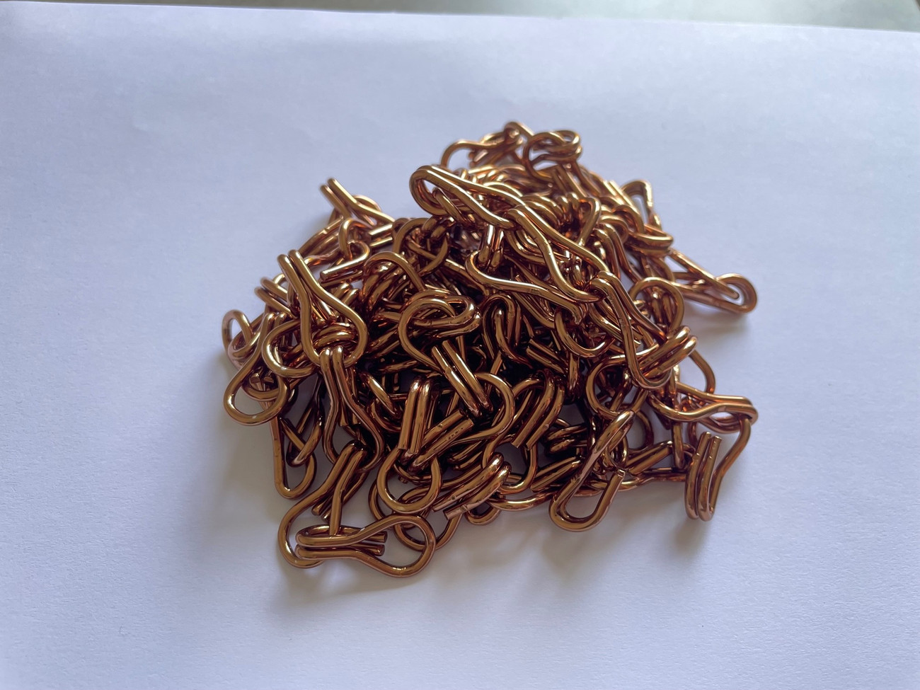 Brown Aluminium Chain. Chain is used in pest control and design work and can be trimmed to any length that is needed. The chain can be used to replace strnads or to create a full new screen.