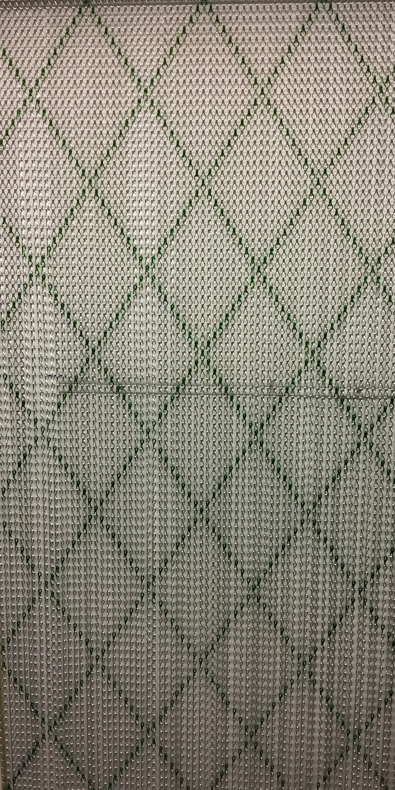 Diamond connecting pattern for a decorative piece. Forest Green and Silver have been used to create this diamond pattern.