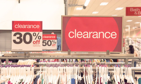 3 Tips for Using In-Store Signage To Sell Products Online