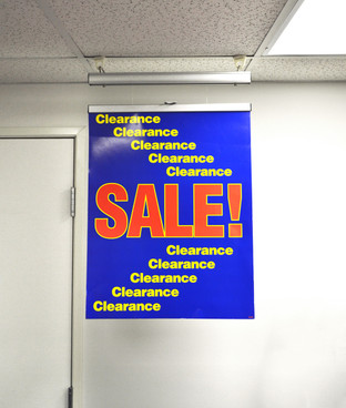 Retractable Banner System - Displays 22w Banner