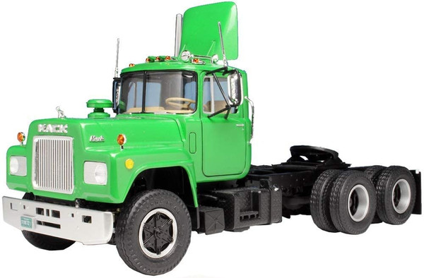 AMT 1039 Mack R685ST Semi Tractor