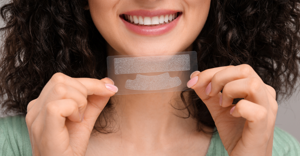 Tanden bleken thuis met strips (bijv. Crest) – wat is handig om te weten?