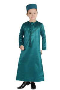 Boy's Omani Thobe with Tasse Boy's Omani Thobe with Tasse