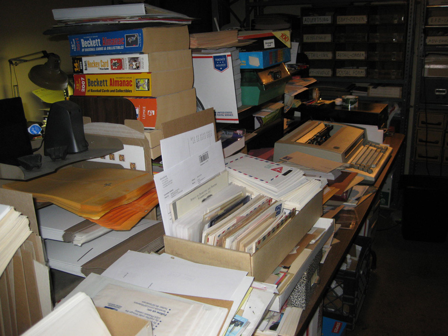 04-center-desk-closeup-.jpg