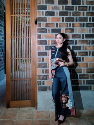 Manila Patched Denim Sleeveless