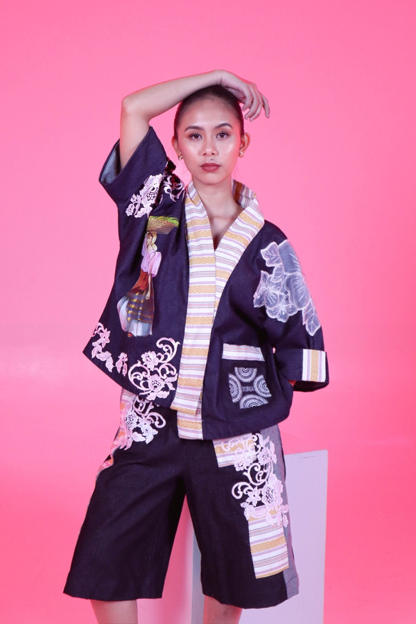 Poncho (Patched Flowers)