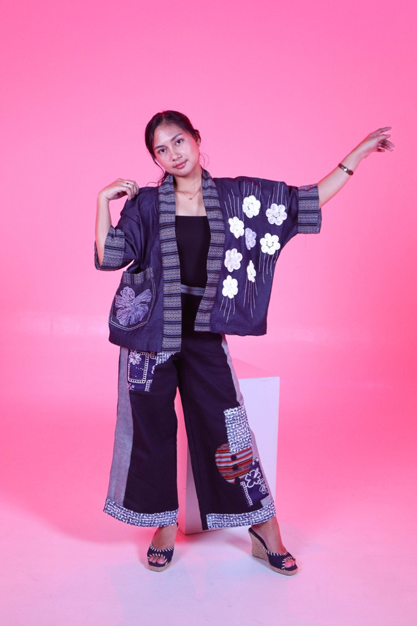 Poncho (Patched Dyed Flowers)