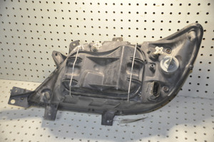 1) Mercedes Benz OEM 9018203461 USED RIGHT HEAD LIGHT ASSEMBLY 151496-00 150532-00 Fits: W903 2500 2005 & other listed vehicles Euro All Parts 1) Mercedes Benz OEM 9018203461 USED RIGHT HEAD LIGHT ASSEMBLY 151496-00 150532-00 Fits: W903 2500 2005 & other listed vehicles Euro All Parts