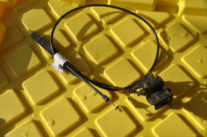 1) DH-11 Mercedes-Benz 219880016064 OEM Used HOOD CABLE & LOCK ENGINE BAY 209-880-01-59-64 From: MERCEDES BENZ (C209) CLK320 2004 M112 722618 OBSIDIAN BLACK 219880016064 Euro All Parts 1) DH-11 Mercedes-Benz 219880016064 OEM Used HOOD CABLE & LOCK ENGINE BAY 209-880-01-59-64 From: MERCEDES BENZ (C209) CLK320 2004 M112 722618 OBSIDIAN BLACK 219880016064 Euro All Parts