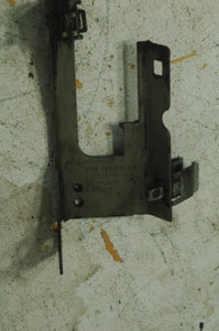 1) DH -11 BMW 7533565 OEM Used Oxygen Sensor Bracket ENGINE BAY 1178 7533565-06 From: June 2004 BMW e60 530i Sedan silver m54 Automatic Fits: e60 & other listed vehicles 507628-10 Euro All Parts