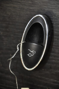 1) DH-11 MERCEDES-BENZ 2118211151 OEM Used CABIN TRUNK RELEASE SWITCH SWF 501.89 From: E500 2003 W211 2118211151 Euro All Parts 1) DH-11 MERCEDES-BENZ 2118211151 OEM Used CABIN TRUNK RELEASE SWITCH SWF 501.89 From: E500 2003 W211 2118211151 Euro All Parts