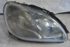 1) Mercedes Benz OEM 2208201261 220-820-05-61 USED LEFT HEAD LIGHT ASSEMBLY 2208201261 0302477272 220-820-05-61 Fits: Class S500 2002 & other listed vehicles Euro All Parts 1) Mercedes Benz OEM 2208201261 220-820-05-61 USED LEFT HEAD LIGHT ASSEMBLY 2208201261 0302477272 220-820-05-61 Fits: Class S500 2002 & other listed vehicles Euro All Parts