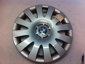 0) BMW OEM 36136768523 USED HUB CAP 320i '00 E46 Euro All Parts 0) BMW OEM 36136768523 USED HUB CAP 320i '00 E46 Euro All Parts