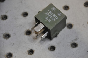 6) DD BMW OEM 61311382353 USED RELAY 20213501 318I 93 E36 3 Series 3 Euro All Parts 6) DD BMW OEM 61311382353 USED RELAY 20213501 318I 93 E36 3 Series 3 Euro All Parts