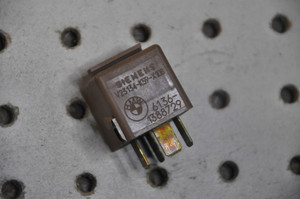 12) DD BMW OEM 61361388729 USED RELAY SIEMENS V23134K59X108 530i 95 E34 Euro All Parts 12) DD BMW OEM 61361388729 USED RELAY SIEMENS V23134K59X108 530i 95 E34 Euro All Parts