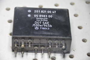 1) DH-2 MERCEDES-BENZ 2018210047 OEM Used WIPER RELAY UNDER DASH LK 5898300 J590e/945b From: E320 1994 W124 2018210047 Euro All Parts