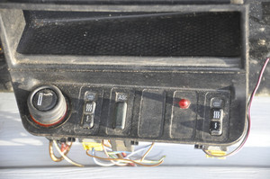 0) BMW OEM 51161977231 USED 320I 95 E36 TRAY, CENTRE CON 3 Series Euro All Parts