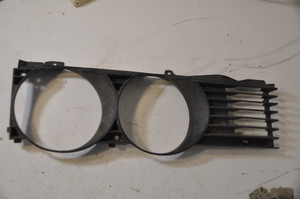 1) DH-15 BMW 51131938426 OEM Used GRILLE HEADLIGHT LEFT From: 1990 E32 735i 51-13-1-938-426 51131938426 Euro All Parts 1) DH-15 BMW 51131938426 OEM Used GRILLE HEADLIGHT LEFT From: 1990 E32 735i 51-13-1-938-426 51131938426 Euro All Parts