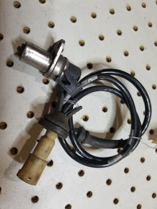 1) S BMW 34521155041 34-52-1-155-041 (USED) ABS BRAKE WEAR SENSOR FROM 1987 E30 325e Euro All Parts 1) S BMW 34521155041 34-52-1-155-041 (USED) ABS BRAKE WEAR SENSOR FROM 1987 E30 325e Euro All Parts