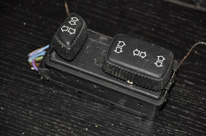 1) DH-19 BMW 61311383476 OEM Used POWER SEAT SWITCH FRONT RIGHT AMP 928650-1 828728-1 61-31-1-383-476 61311383476 fits: E36 E31 Euro All Parts 1) DH-19 BMW 61311383476 OEM Used POWER SEAT SWITCH FRONT RIGHT AMP 928650-1 828728-1 61-31-1-383-476 61311383476 fits: E36 E31 Euro All Parts
