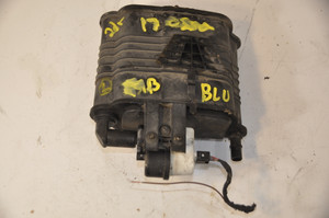 1) DH-2 MERCEDES-BENZ 205-470-49-00 OEM Used FUEL PUMP BOSCH 261222025 15457576 From: 2017 C300 COUPE 205-470-49-00 Euro All Parts