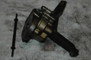 1) BMW 11411720898 OEM 12730829 225311 USED M20 oil Sump with drive spindle 6 cylinder E34 525i 1) BMW 11411720898 OEM 12730829 225311 USED M20 oil Sump with drive spindle 6 cylinder E34 525i