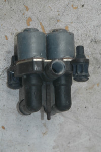 1) DD-10 MERCEDES BENZ 0018303484 OEM BOSCH 1147412078 (USED) HVAC Heater Control Valve FROM: 1999 W202 C280 FITS: 1995-2002 C-CLASS LISTED Euro All Parts 1) DD-10 MERCEDES BENZ 0018303484 OEM BOSCH 1147412078 (USED) HVAC Heater Control Valve FROM: 1999 W202 C280 FITS: 1995-2002 C-CLASS LISTED Euro All Parts