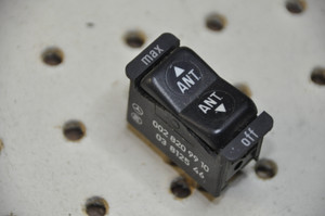 5) DD Mercedes Benz OEM 28209910 ANTENNAE Switch (USED) LK 03812546 Fits: 560SEL 1990 W126 & Other Listed Vehicles Euro All Parts 5) DD Mercedes Benz OEM 28209910 ANTENNAE Switch (USED) LK 03812546 Fits: 560SEL 1990 W126 & Other Listed Vehicles Euro All Parts