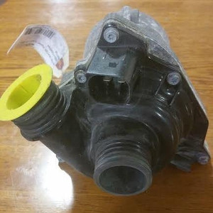 1) BMW 11517568594 WASHER Pump (New) Fits: 335i 2009 E92 & Other Listed Vehicles Euro All Parts 1) BMW 11517568594 WASHER Pump (New) Fits: 335i 2009 E92 & Other Listed Vehicles Euro All Parts