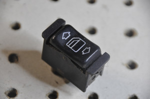 12) DD Mercedes Benz OEM 1268206310 Window Switch Right Rear (USED) LK 03838101 Fits: 420SEL 1990 W126 & Other Listed Vehicles Euro All Parts 12) DD Mercedes Benz OEM 1268206310 Window Switch Right Rear (USED) LK 03838101 Fits: 420SEL 1990 W126 & Other Listed Vehicles Euro All Parts