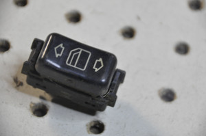 1) DD Mercedes Benz OEM 1408202210 Window Switch (USED) LK 03809720 Fits: S320 1995 W140 & Other Listed Vehicles Euro All Parts 1) DD Mercedes Benz OEM 1408202210 Window Switch (USED) LK 03809720 Fits: S320 1995 W140 & Other Listed Vehicles Euro All Parts