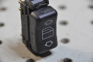 4) DD Mercedes Benz OEM 2028205210 Window Switch (USED) LK 03809760 Fits: C220 1996 W202 & Other Listed Vehicles Euro All Parts 4) DD Mercedes Benz OEM 2028205210 Window Switch (USED) LK 03809760 Fits: C220 1996 W202 & Other Listed Vehicles Euro All Parts