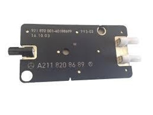 2) Mercedes Benz OEM 2118208689 ANTENNAE Splitter (USED) Fits: E500 2003 W211 & Other Listed Vehicles Euro All Parts 2) Mercedes Benz OEM 2118208689 ANTENNAE Splitter (USED) Fits: E500 2003 W211 & Other Listed Vehicles Euro All Parts