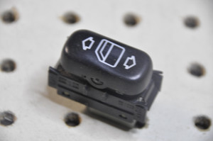 11) DD Mercedes Benz OEM 2208201210 Window Switch (USED) LK 03100504 Fits: S500 2000 W220 & Other Listed Vehicles Euro All Parts 11) DD Mercedes Benz OEM 2208201210 Window Switch (USED) LK 03100504 Fits: S500 2000 W220 & Other Listed Vehicles Euro All Parts